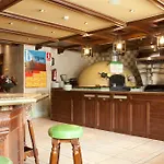 Azofra Hotel 3*