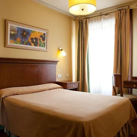 Azofra Hotel 3*